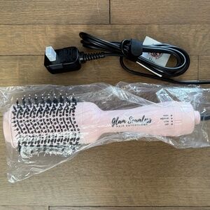 Glam Seamless Blow Out Brush - Brand New